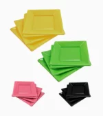 Utiliza estos platos cuadrados en su variedad de colores para innovar en las decoraciones de tus fiestas, eventos, baby showers, entre otros